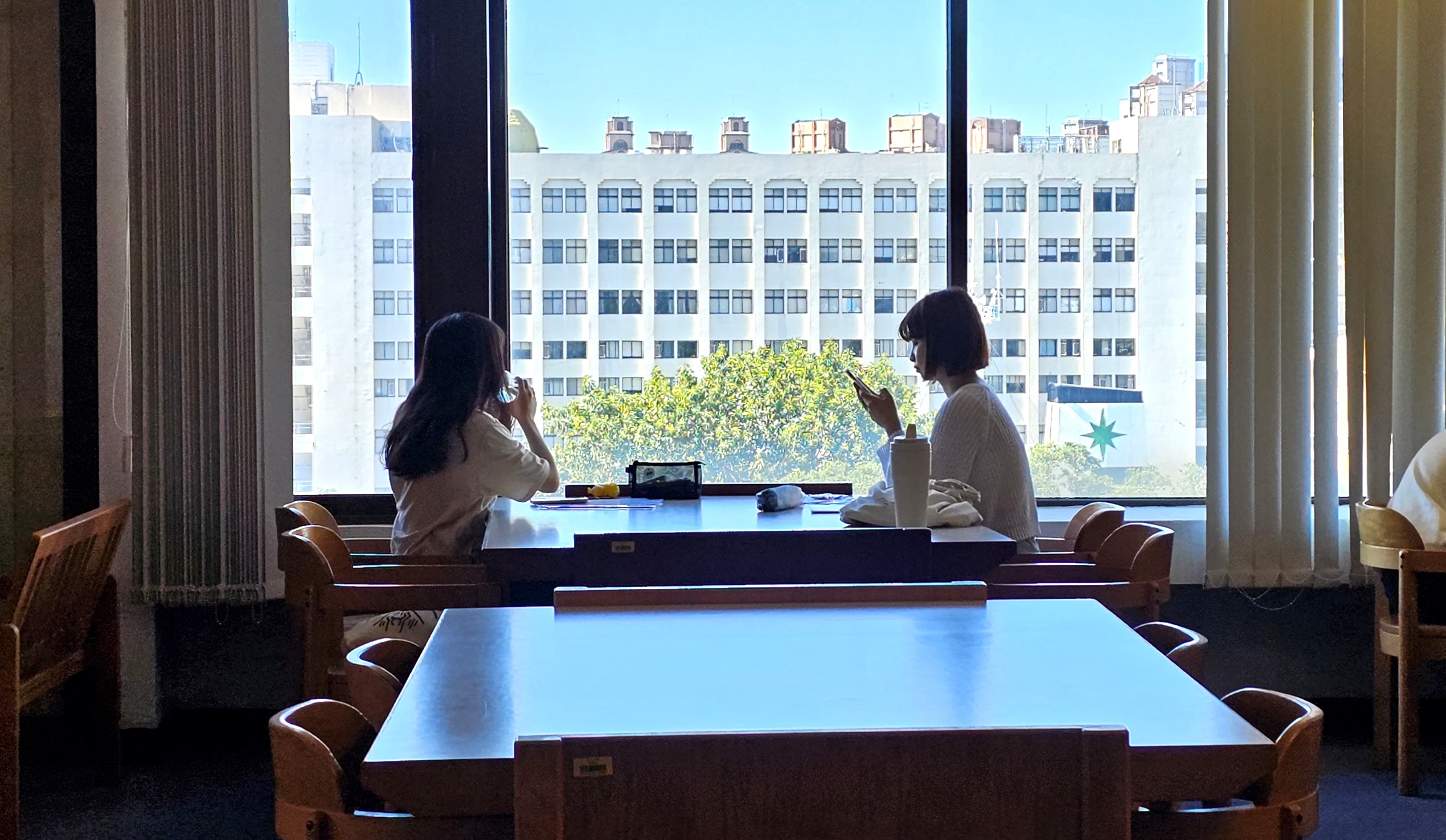 圖書館4樓閱覽區